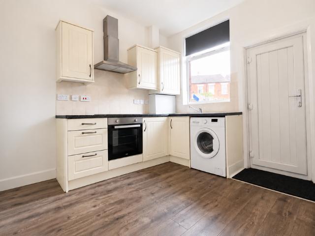House for rent in Buersil Head, Burnedge