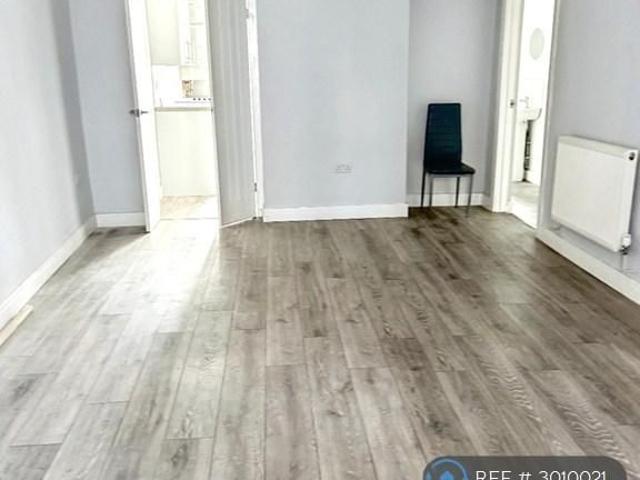 House for rent in Tonyrefail, Wales