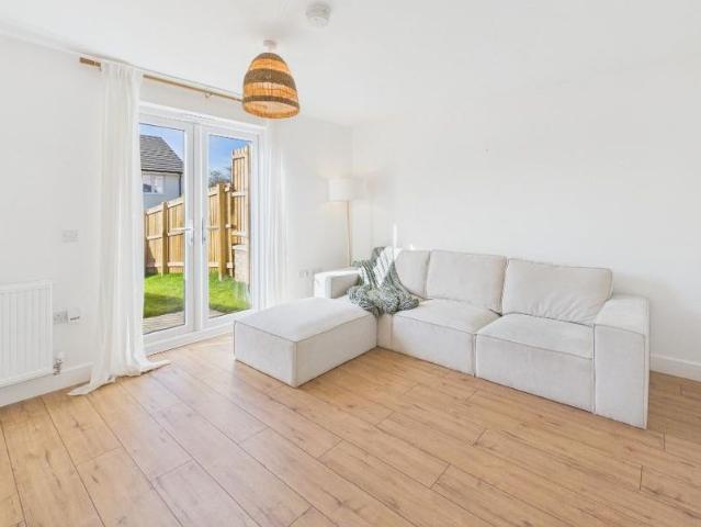 House for rent in Maybury, Scotland