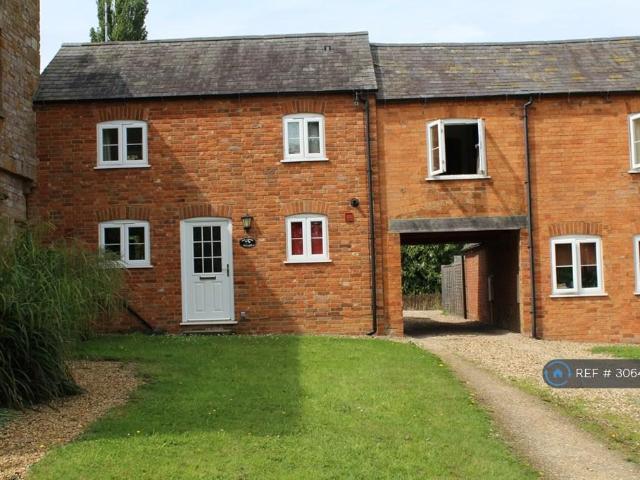 House for rent in Weedon Bec