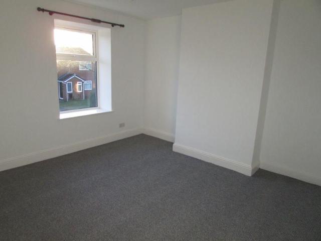 House for rent in Lady House, Burnedge
