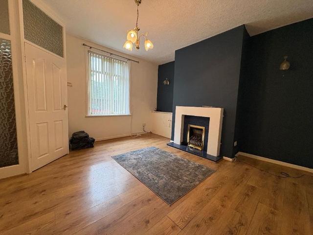 House for rent in Buersil Head, Burnedge