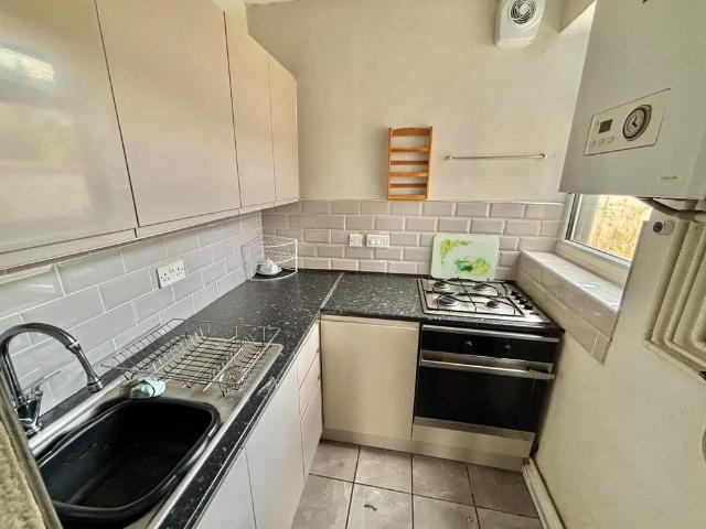 House for rent in Hollinwood, Pendock