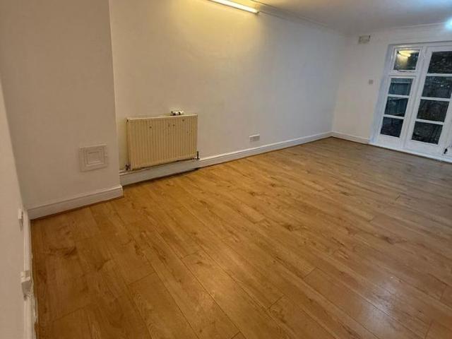House for rent in London Borough of Hounslow, Greater London