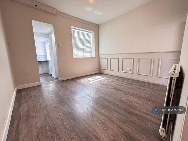 House for rent in Hollinwood, Pendock