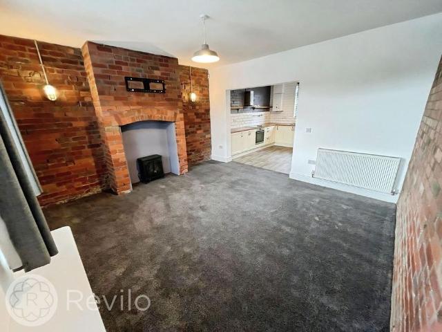 House for rent in Haugh, Burnedge