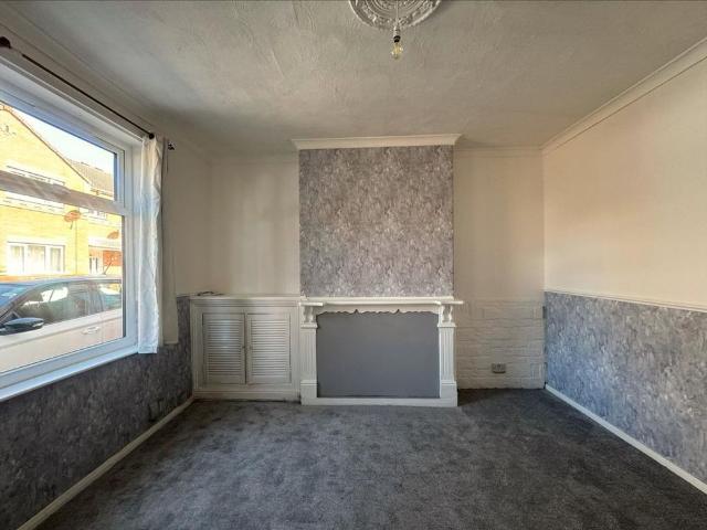 House for rent in Half Acres, Wakefield