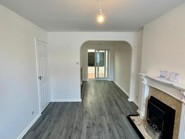 House for rent in Calderstones