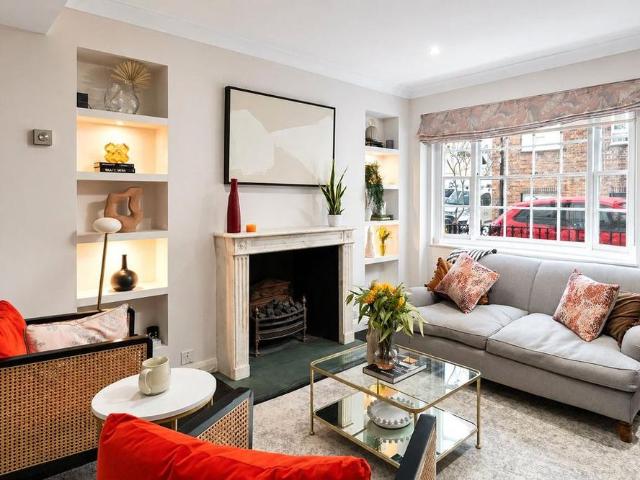 House for rent in Royal Borough of Kensington and Chelsea, Greater London