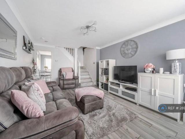 Room for rent in Oad Street, Kent
