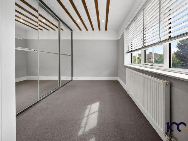 House for rent in Grove Park Estate, Greater London