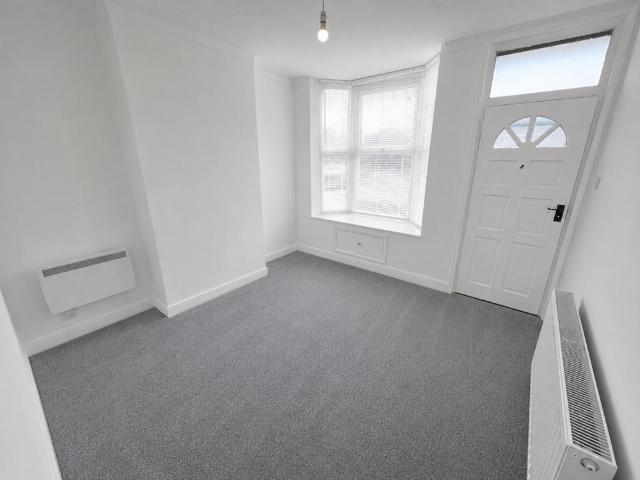 House for rent in Spring Park, Luton