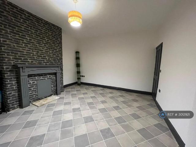 House for rent in Pellon, Halifax
