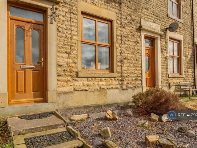 House for rent in Burnedge, Greater Manchester