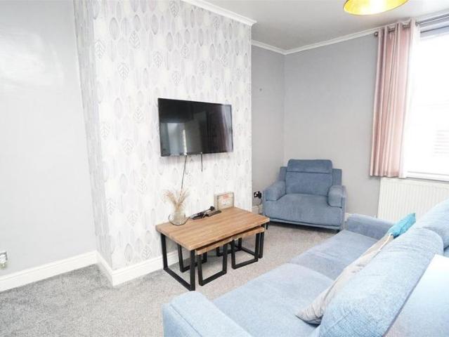 House for rent in Greengates, West Yorkshire