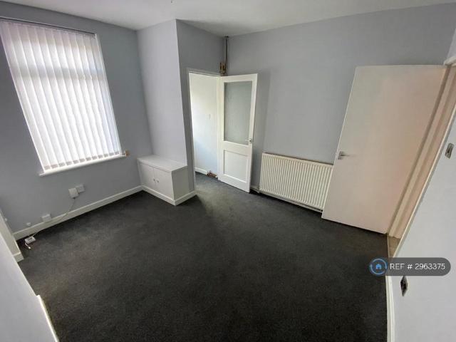 House for rent in Cabbage Hall, Calderstones