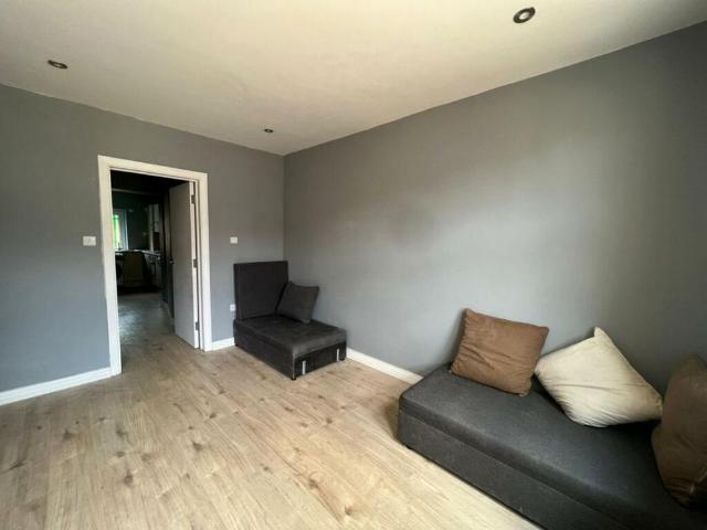 House for rent in Seven Kings, Greater London