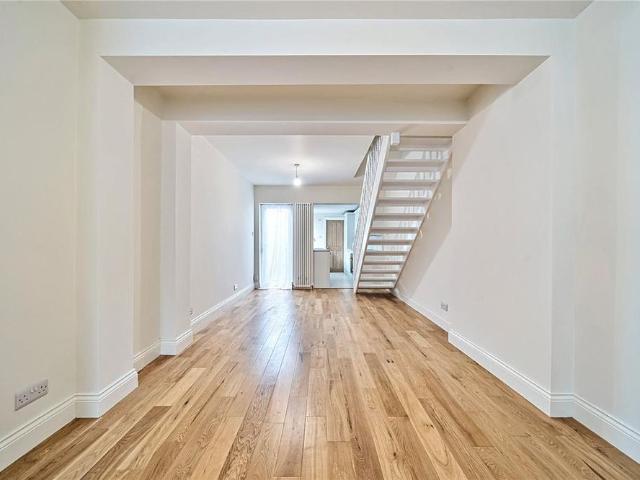 House for rent in Sunningdale, Windsor and Maidenhead