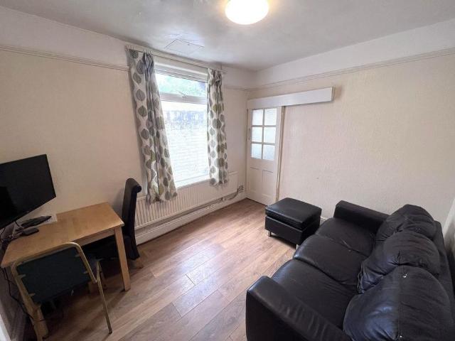 Room for rent in Nangreaves, Wales