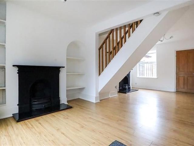 House for rent in Hatching Green, Five Acres