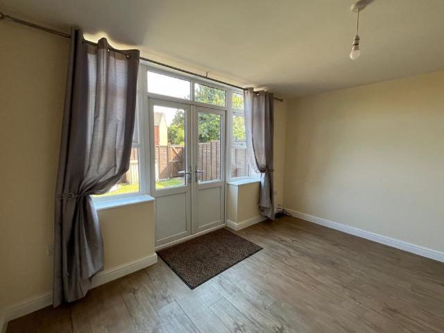 House for rent in The Wharf, Beamhurst