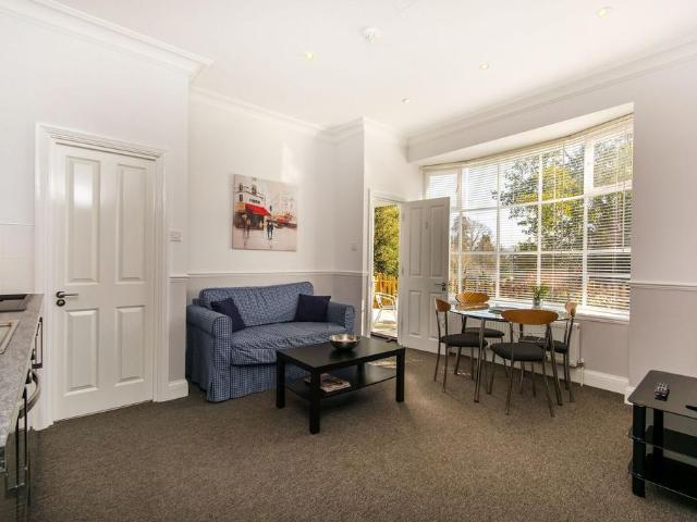 House for rent in London Borough of Croydon, Forestdale