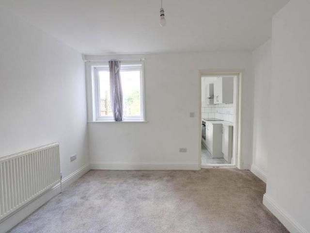 House for rent in Mile End, Fordham Heath