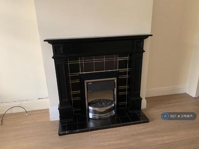 House for rent in Bradshaw, Lee Bank