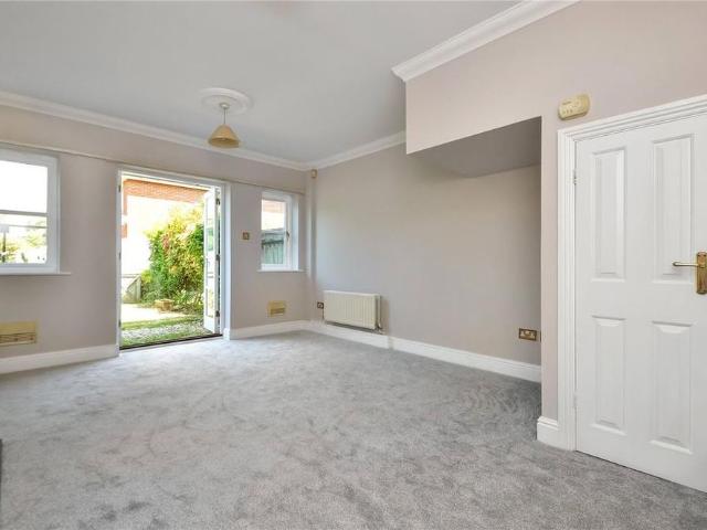 House for rent in Sleepers' Hill, Hampshire