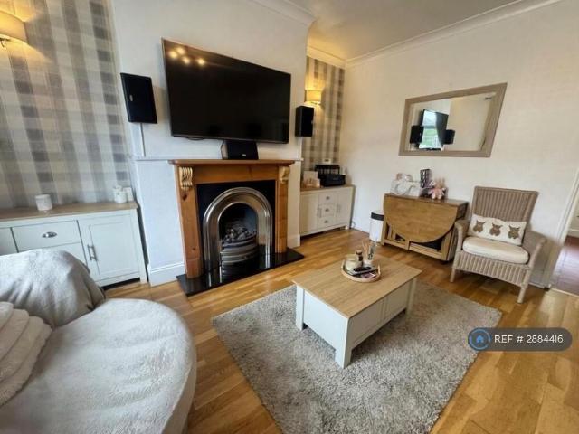 House for rent in Haugh, Burnedge