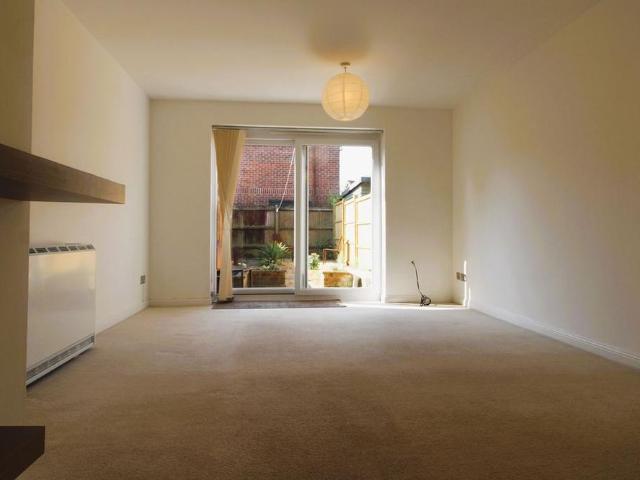 House for rent in Perryfields, West Sussex