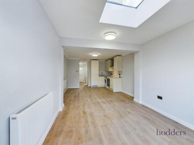 House for rent in Row Town, Surrey