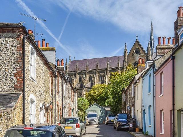 House for rent in Arundel, Clapham