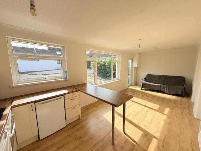 House for rent in Thistleboon, Mumbles