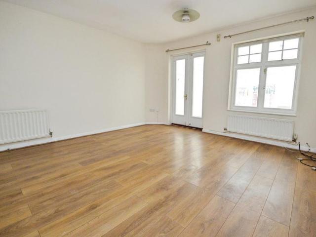 House for rent in London Borough of Hounslow, Greater London
