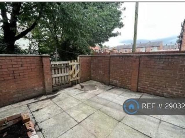 House for rent in Newton Wood, Greenheys