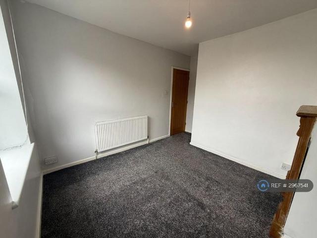 House for rent in Birstall Smithies, Gomersal