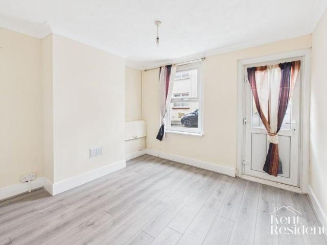 House for rent in Luton, Chatham