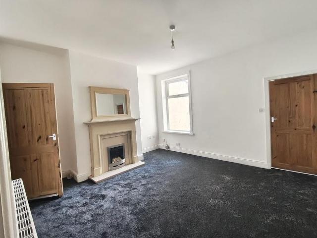 House for rent in Milnshaw, Backburn