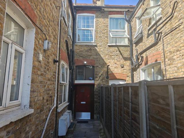 House for rent in Palmers Green, Greater London