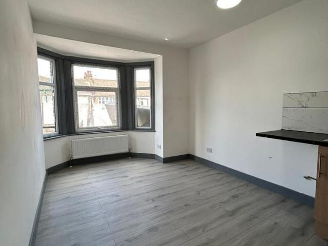 House for rent in London Borough of Barking and Dagenham, Greater London