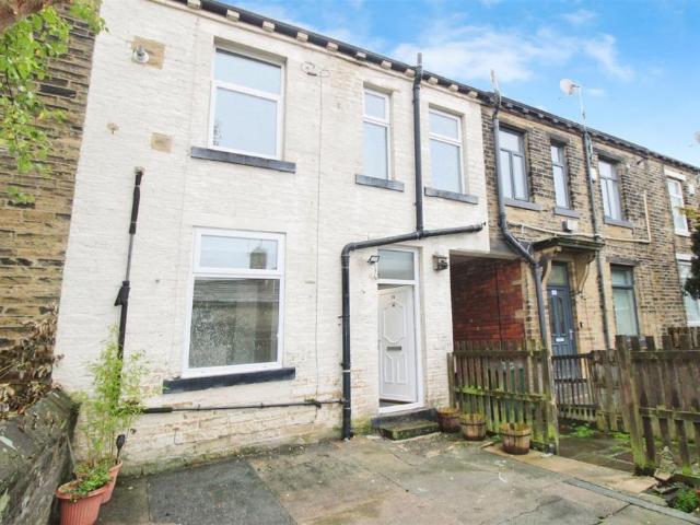 House for rent in Slack Side, West Yorkshire