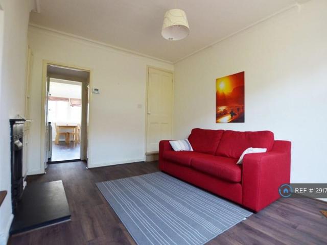 House for rent in Furzedown, Greater London