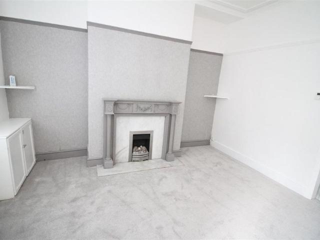 House for rent in Guide Bridge, Greenheys