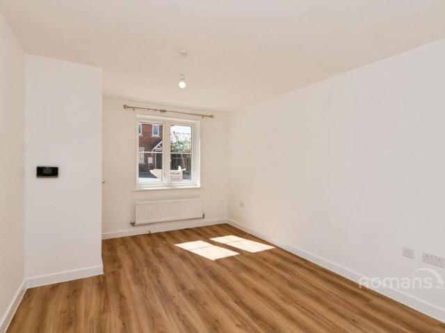 House for rent in Heol-las, Surrey