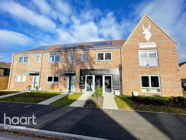House for rent in Harold Hill, Greater London