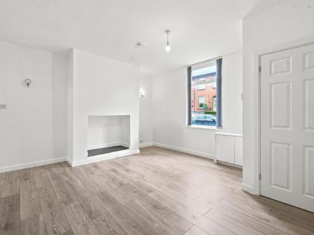 House for rent in Burnedge, Greater Manchester