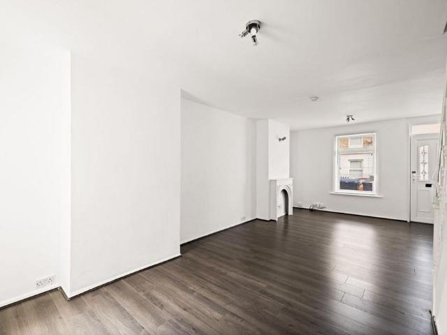House for rent in Clarendon, Ash