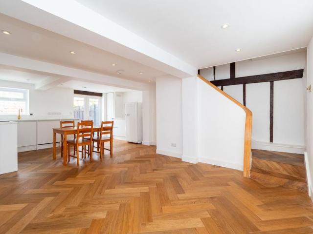 House for rent in The Wrythe, Greater London