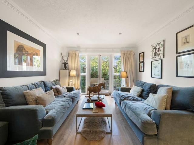 House for rent in Esher, Elmbridge